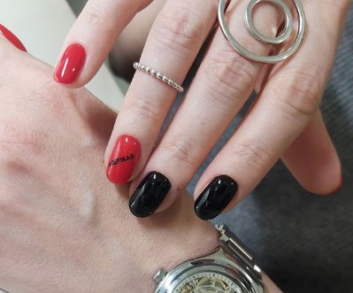 Чорний манікюр 2020