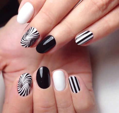 Чорний манікюр 2020