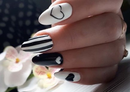 Чорний манікюр 2020