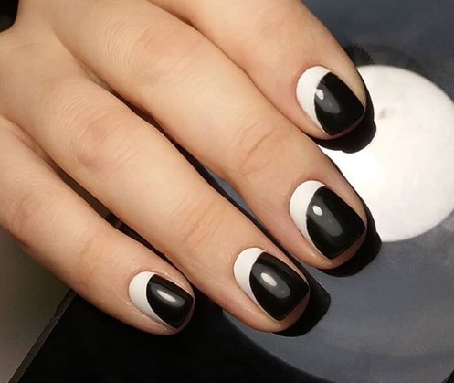 Чорний манікюр 2020