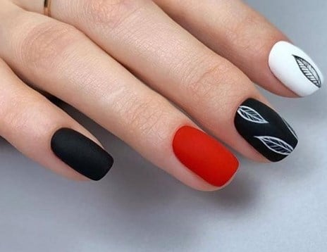 Чорний манікюр 2020