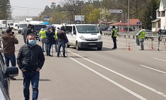 На въезде в Киев ввели тотальную термометрию На въезде в Киев ввели тотальную термометрию