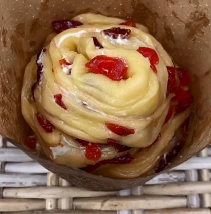 Найсмачніша мереживна паска важкувато формується