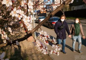 Експерт поділився, що в сонячну погоду немає ризику підхопити китайський вірус – Коронавірус в Україні 9 квітня Експерт поділився, що в сонячну погоду немає ризику підхопити китайський вірус – Коронавірус в Україні 9 квітня