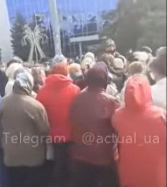 Пенсіонери, маски