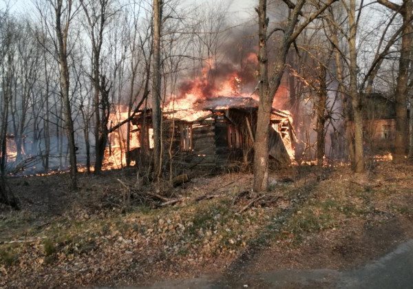 "Хати горять, як свічки": під Чорнобилем пожежа знищила село, опубліковано моторошне відео