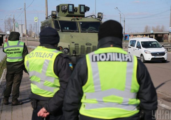 Что проверяет полиция в планшете в метро