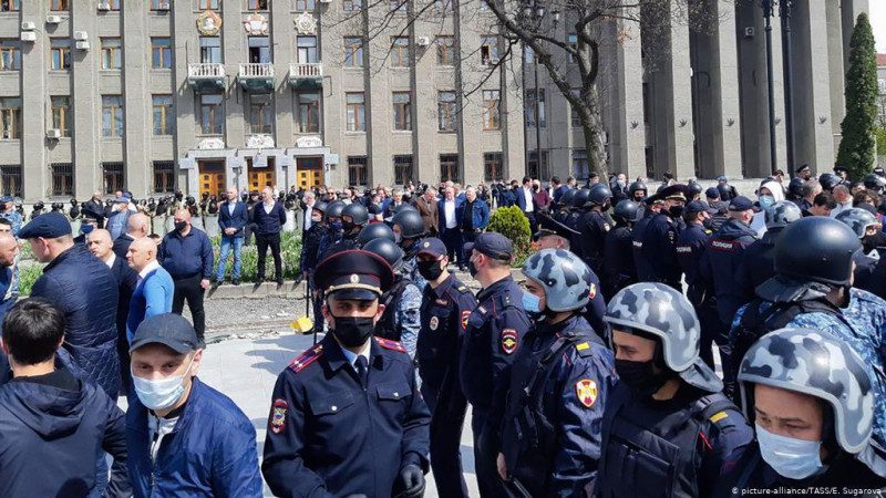 Росіяни божеволіють та влаштовують "голодні бунти"