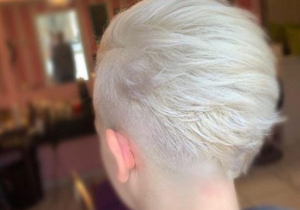 Окрашивание на короткие волосы, которое старит