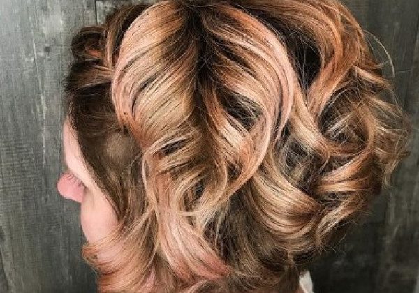 Окрашивание на короткие волосы, которое старит