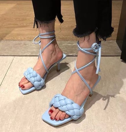 Модні сандалі 2020