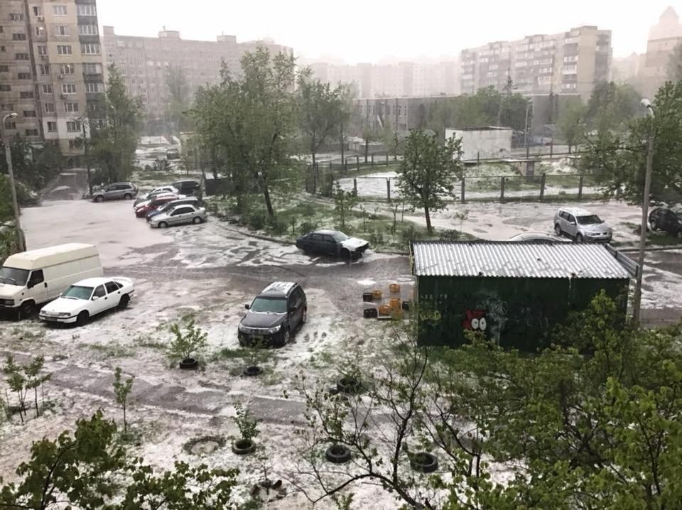 На Киев обрушився дощь з градом