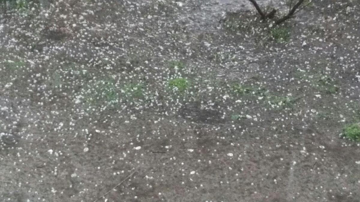 На Киев обрушився дощь з градом