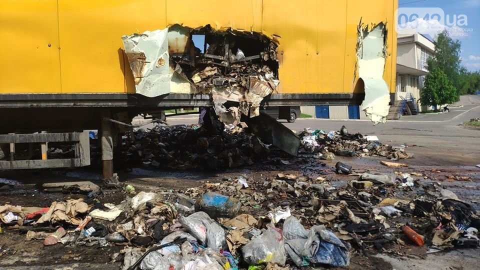Сгорел грузовик Новой почты Сгорел грузовик Новой почты