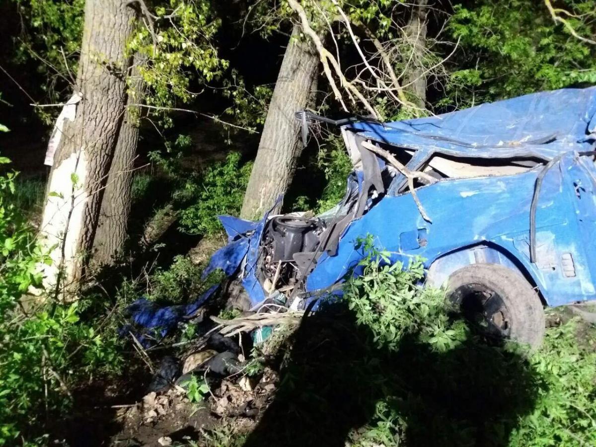 У Вінницькій області в результаті ДТП загинули троє військових У Вінницькій області в результаті ДТП загинули троє військових