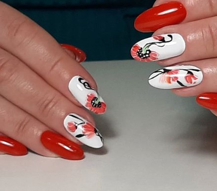 Маки на нігтях 2020