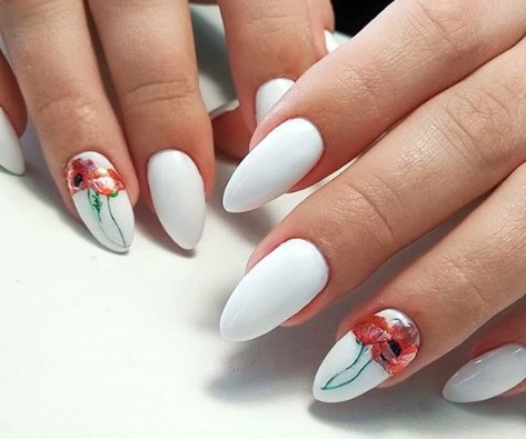 Маки на нігтях 2020