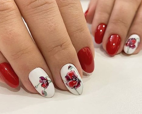 Маки на нігтях 2020