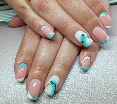 М'ятний манікюр 2020 М'ятний манікюр 2020