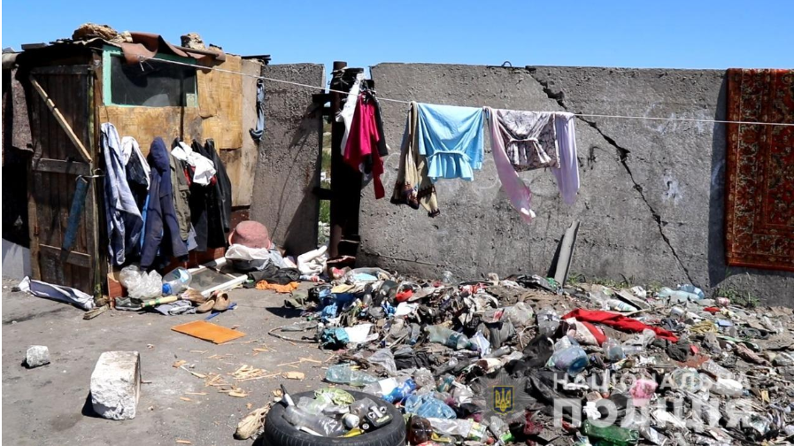 Діти на смітнику в Херсоні