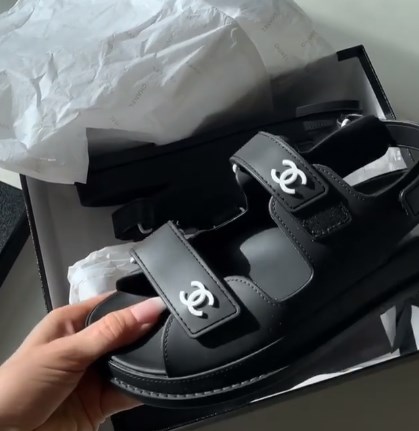 Модні татові сандалі 2020