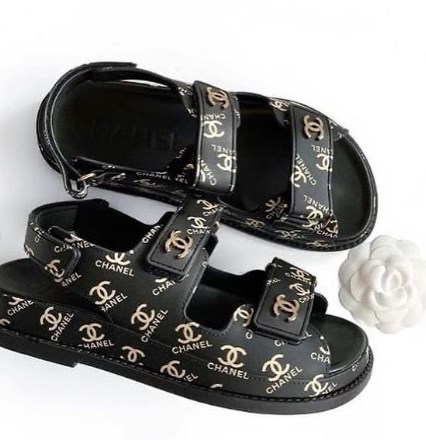 Модні татові сандалі 2020