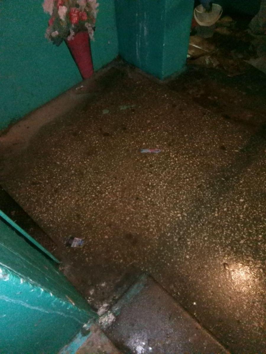 В Киеве затопило жилой дом