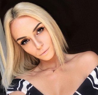 Кудри уходят в прошлое, в моде гладкие волосы / Instagram Кудри уходят в прошлое, в моде гладкие волосы / Instagram