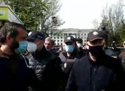'Пі*арас йо*аний': в Одесі біля Будинку профспілок відбулися бійки 'Пі*арас йо*аний': в Одесі біля Будинку профспілок відбулися бійки