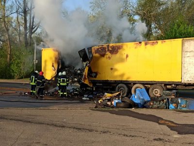 У Луганській області згоріла фура Нової пошти: в компанії зробили заяву