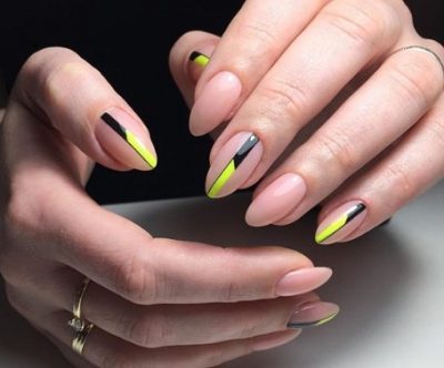 Модний тілесний манікюр на літо - френч і геометрія на нігтях: фото