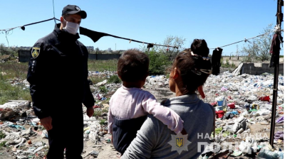 У Херсоні на сміттєзвалищі оселилися десятки людей із малолітніми дітьми