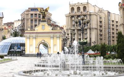 У День міста у Києві запрацювали фонтани: вражаючі фото