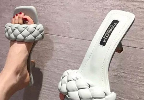 Жіноче взуття 2020 літо – в моду повернулися сандалі з 1960-х: фото