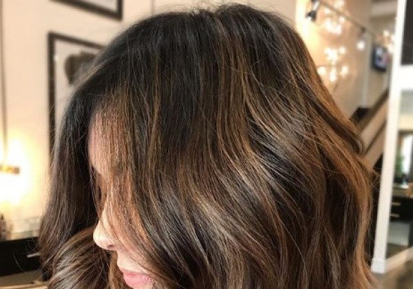 Розмитий боб – модна стрижка для жінок 30-40 років: фото