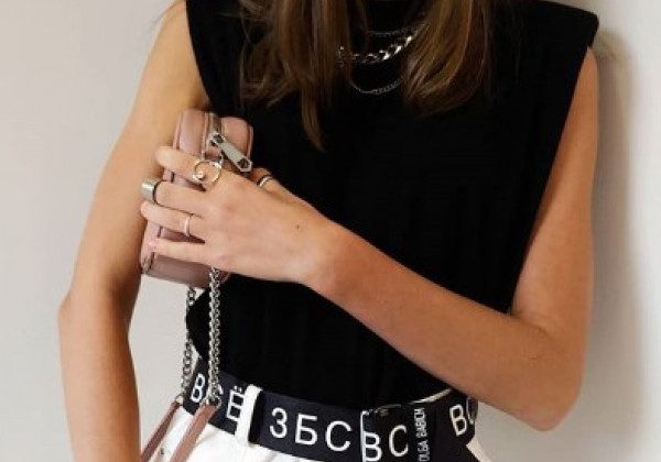 У моду повернулися "сильні" футболки без рукавів із 1980-х: фото