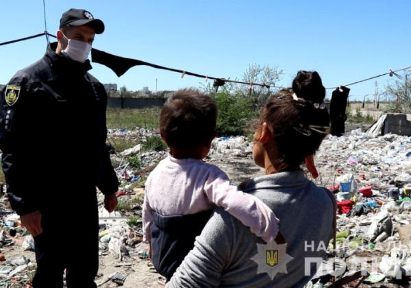 У Херсоні на сміттєзвалищі оселилися десятки людей із малолітніми дітьми