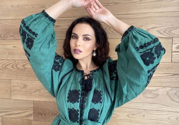 День вишиванки - українські зірки показали свої вишиванки