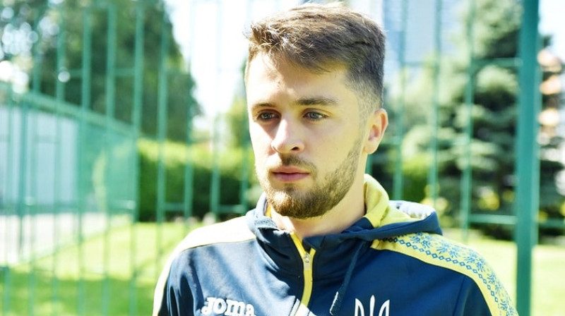 Футболисту Карпат пообещали взбучку за Ленина, бабушку и СССР