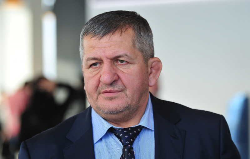 Отец Хабиба Нурмагомедова находится в коме в московском госпитале