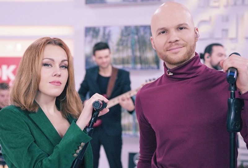 Vlad Darwin трогательно поздравил певицу Alyosha с днем рождения