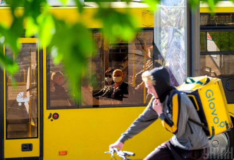 У Києві відкрили нові автобусні спецмаршрути: куди можна поїхати