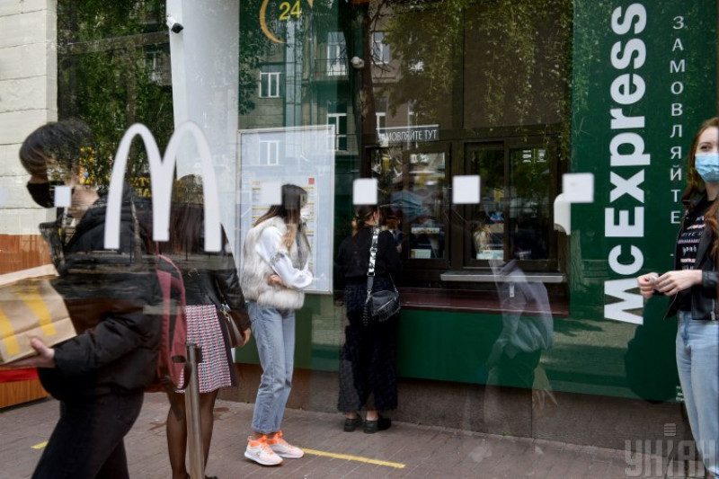 В McDonald's назвали главное условие, при котором в ресторанах перейдут на русский язык