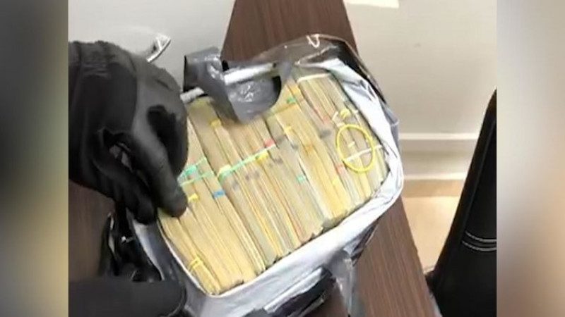 Поліція Києва вилучила 400 тисяч доларів "злодійського общака" – відео