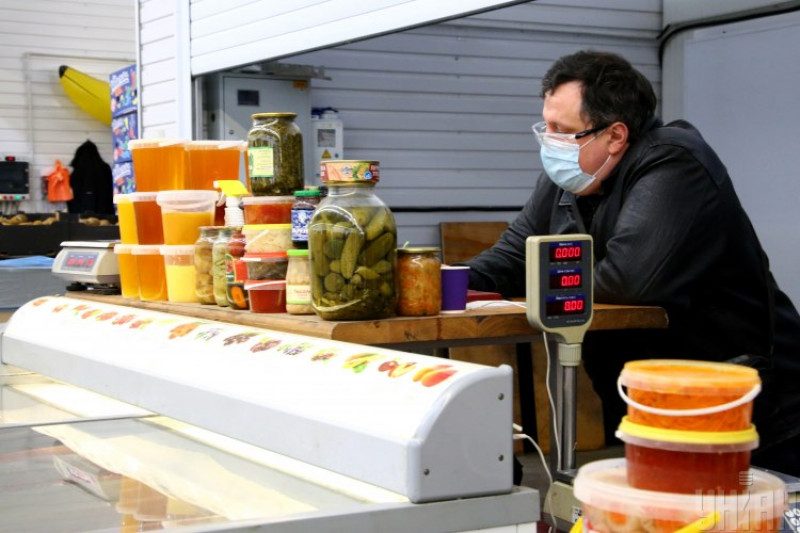 Диетолог предупредила, кому нельзя есть мед