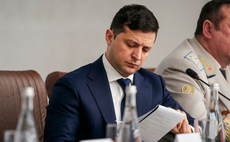 Пєсков розповів, чи покликали  Зеленського в Москву на парад Перемоги