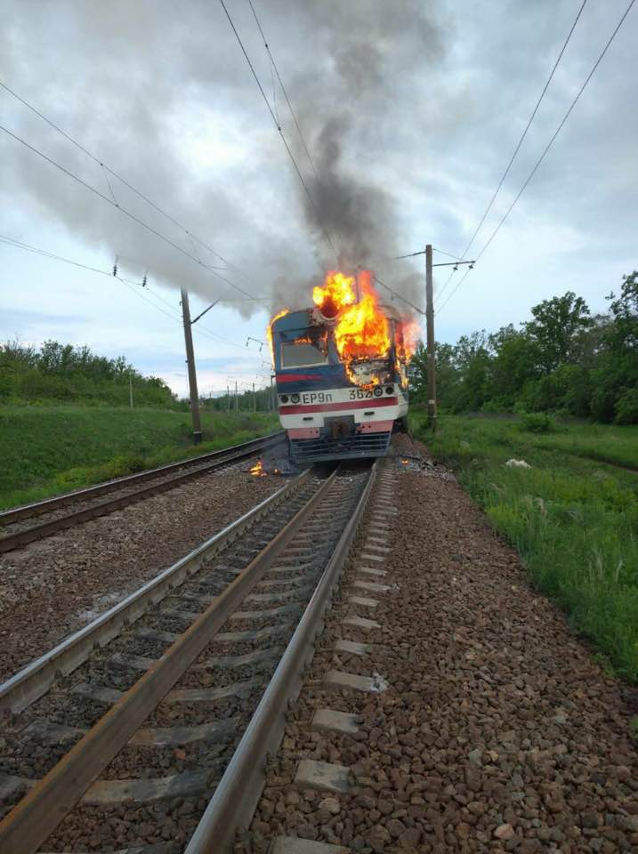 Електричка Укрзалізниці сгоріла дотла Електричка Укрзалізниці сгоріла дотла