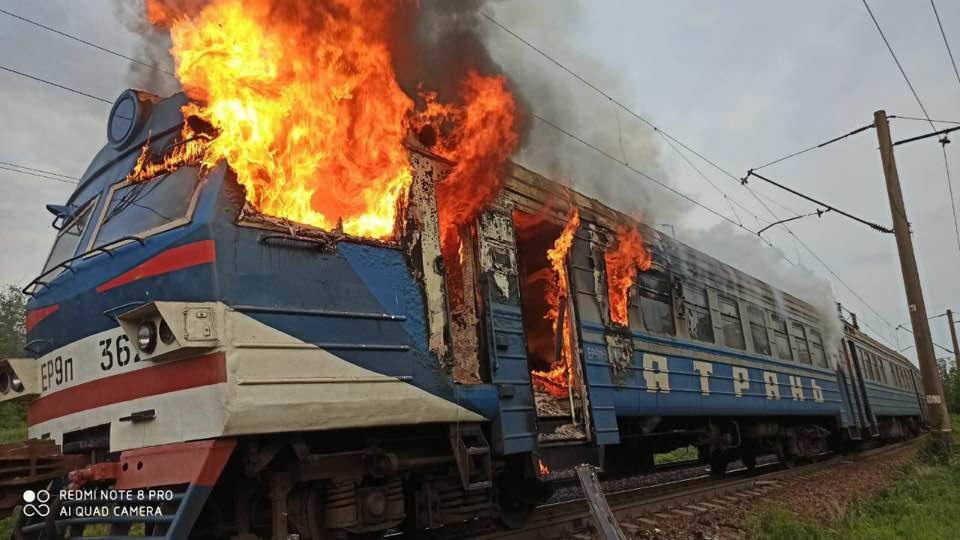 Електричка Укрзалізниці сгоріла дотла Електричка Укрзалізниці сгоріла дотла