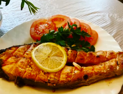 На Троицу можно приготовить семгу на мангале – Троица меню 2020