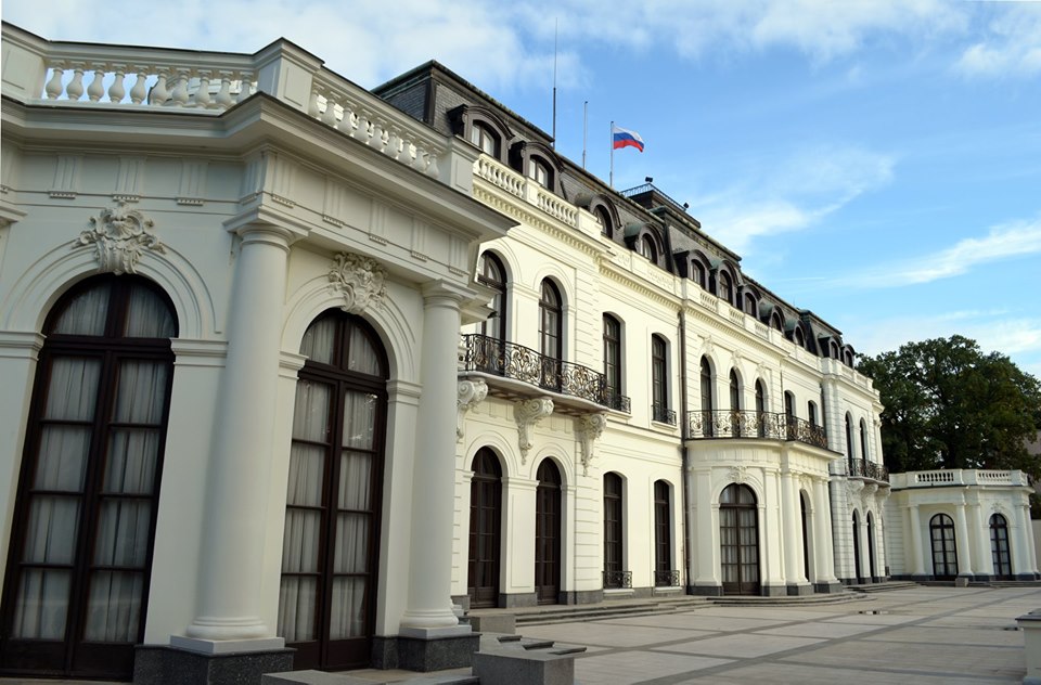 Посольство россии в варшаве фото